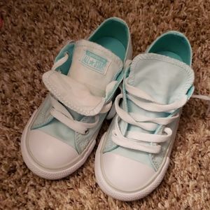 NWOT little girls converse shoes size 10